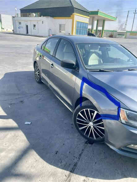 السلام عليكم ورحمه الله و بركاته
سيارة جيتا 2016 محرك 1.8 تيربو
باسمي و سنويه ل 28
كامله من كلشي 
مواصفات سبورت
حادثها مثل ما موضح بالصور بدون تبديل قطع
محرك تبديل كازكيت فقط
مطلوب 120 $ وبيها مجال للشراي
***********
