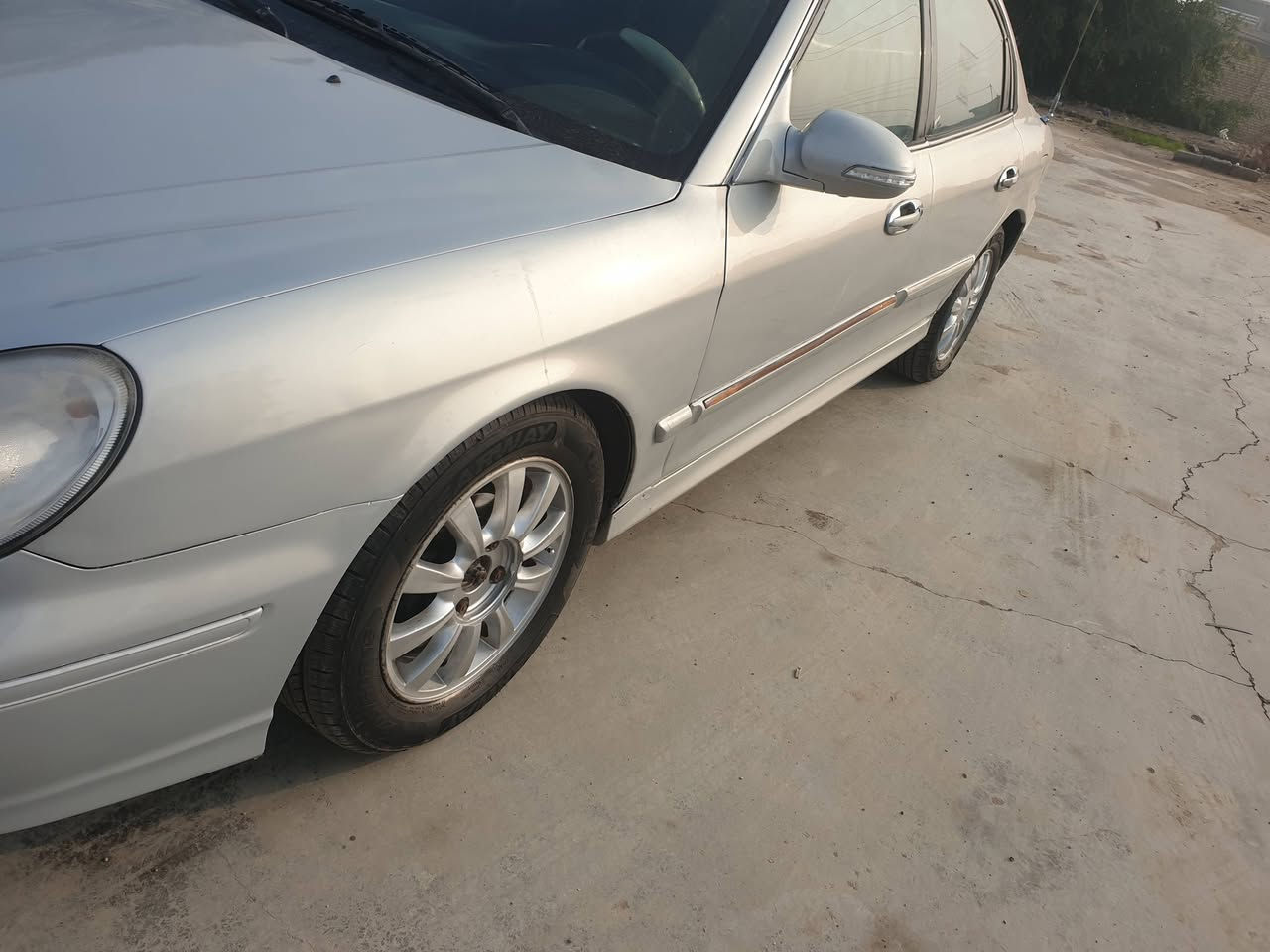 سلام عليكم هونداي سوناتا وارد خليجي ٢٠٠٢ 
رقم بغداد باسمي هزه جديده 
مصبوغه عام صبغ فرن درجه اولى 
فتحه شغاله
داخل ملكي صاج
مري شفط ام الاشره 
السعر ٦٧ وبيها مجال 
المكان بابل محاويل 
***********
