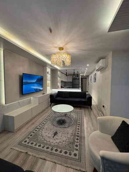 🏙️ شقة مفروشة ٢+١ للإيجار – الطابق 18– Life Tower

📏 المساحة: ١١٦ م²

مرافق وخدمات المبنى:
 • كافيه للاسترخاء
 • نادي رياضي مجهز
 • موقف سيارات خاص
 • منطقة ألعاب للأطفال
 • مسبح
 • كهرباء ٢٤/٧
 • حراسة وخدمات ٢٤/٧
 • صيدلية قريبة
 • سوبرماركت
 • مطاعم متنوعة

💰 الإيجار الشهري: 650 دولار أمريكي
📅 الشقة متاحة للسكن فوراً

📞 للتواصل وحجز موعد للمعاينة:
0750 614 0505 أربيل, العراق
