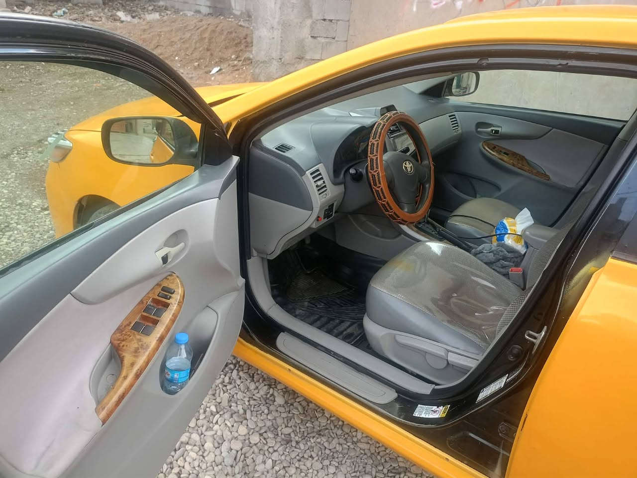 كورلا للبيع 9 محدثه 13 رقم بغداد بأسمي سنويه جديده أرقام جديدة سياره جاهزه محرك بي تنقيص قليل مقدم ع بطاقه بنزين صار أكثر من شهر..ضررها جامرلغ وبونيد بدون دواخل بدون شاصي بدون لغد بشرط بس موضح بصوره طرف سكن دوسه بيها صبغ ومعجون قليل سعر 100$ بيها مجال للشراي مكاني كركوك داقوق ***********
