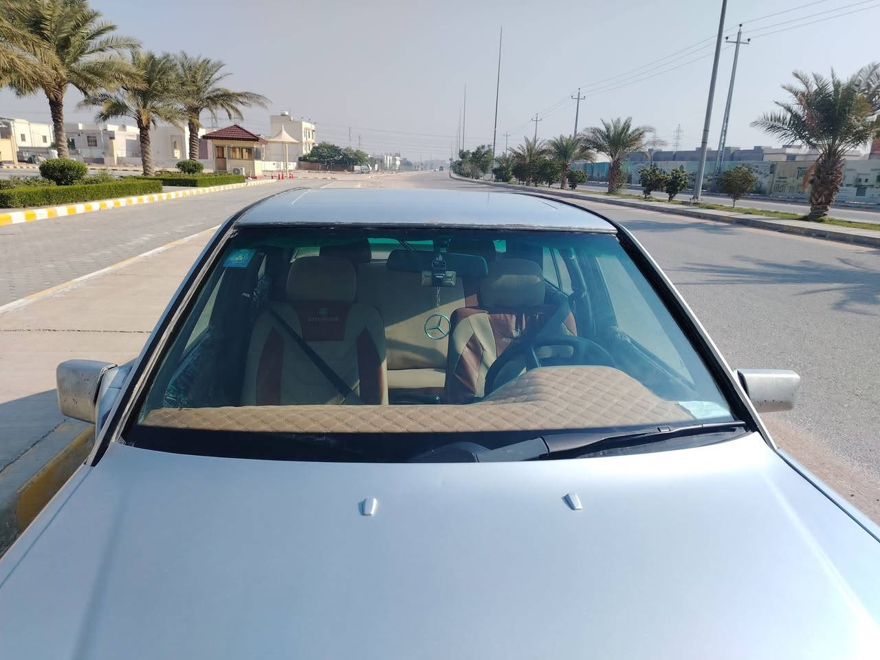 الرجاء!!! اقره المنشور التفاصيل بمقطع فديو داخل المنشور!!!  السلام عليكم من رخصة الادمن المحترم مارسدس دب موديل 90 كير محرك 2500 جدد لاتبخير ولا تنقيص السيارة بسمي سنويه لل28 مكان نجف  مصبوغة عام جمالية قطرة خياس ماكو  مابيها اي حادث او تبديل قواعد بلاد السياره تخم تاير جديد وباتري جديد ولايت زنون ابيض السعر 40  وبيها مجال قليل *********** للاستفسار الاتصال على الرقم ***********
