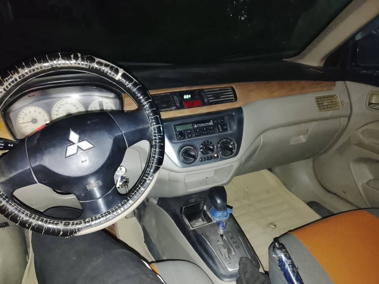 سلام عليكم لانسر موديل 2010 كير محرك تبريد مكفولات صبغ حزام بسمي رقم ديالى جديد ***********
