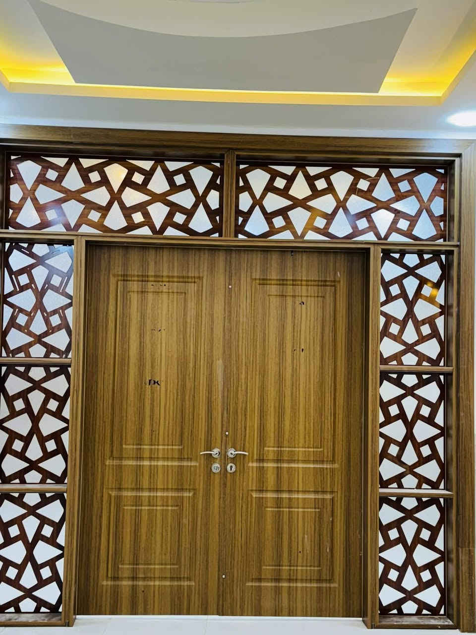 150 متر للبيع طابو زراعي سند 25 قرار محكمه
موقع مميز قريب من الشارع العام بالخط الاول
بسعر 65 وبي مجال
غرفتين وصاله ومطبخ وصحيات داخليه وخارجية واستقبال 
للاستفسار اتصل على *********** أو مراسله واتساب
