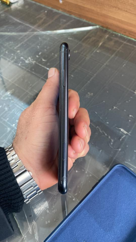 Xrللبيع جهاز كلش حلو مبدل بي بطاريه وكلاس مال شاشه ذاكره ١٢٨ بطاريه ١٠٠السعر ١٥٠وبي مجال للطيبيين ***********
