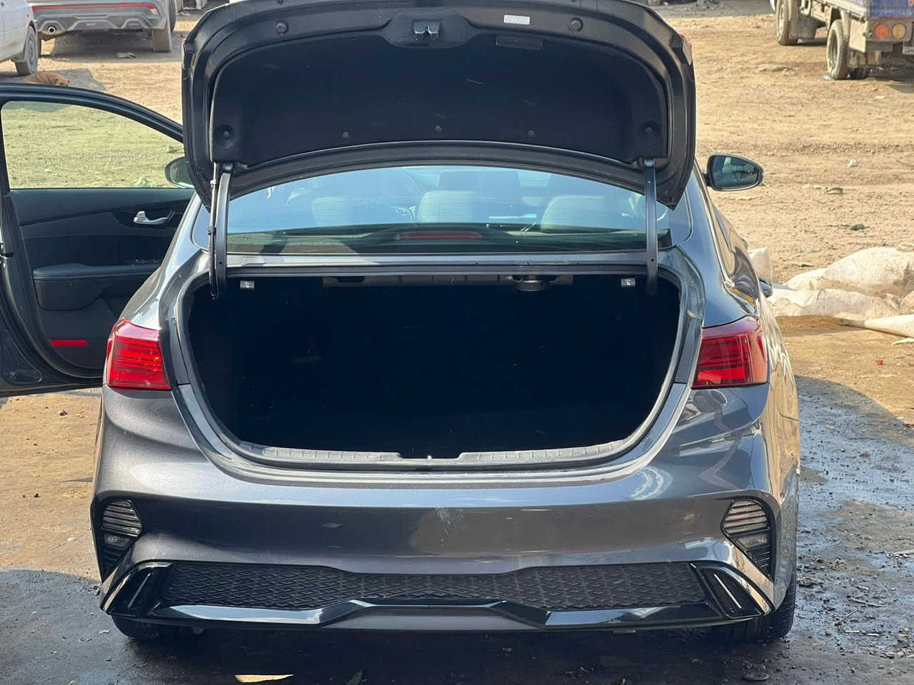 السلام عليكم ورحمته الله وبركاته
موديل 2024 
منفيس سياره ماشيه 21 فقط صبغ بالبنيد صبغ 
فول موصفات 
مكان السياره بغداد أتصال 📞
‭0776 529 0409‬
سيارة جديده وشرط آحله من لصور
