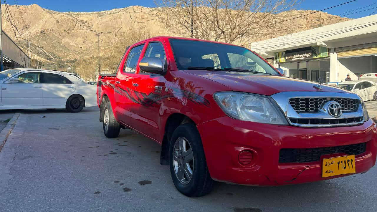 مەرزی 2011تۆماتیک ساق علووجە سەیارەکە کەفیلی مالی مەدەنی بەشەرت دوو پەڵە بۆیاخی هەیە مەکینەو گیڕی بەشەرت سعری110گەڵاو مەجالیکی کەم شوین دەربەندیخان ***********     ***********
