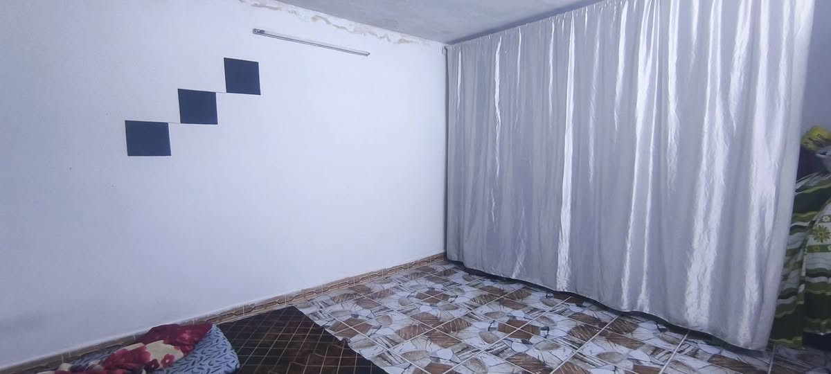اعلان رقم (840)
بيت زراعي طابق واحد للبيع 
مساحة/150م واجه 10م 
العنوان/قصابة حكمت  قرب حسينية 
السعر/86 مليون 
-----------------------
للاستفسار اكثر مراجعة مكتب محمد الواقع في فلكة راس فرع جامع الامام علي او اتصال بالارقام التالي 
***********
***********
نستقبل كافة عروضاتكم سكنية وتجارية في كافة المناطق طوز و كركوك...
