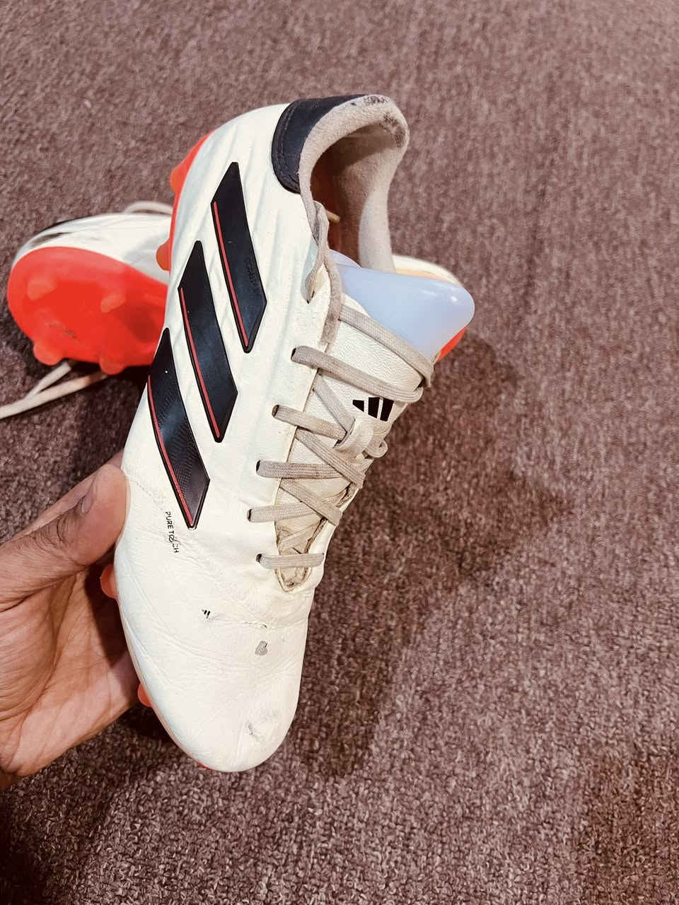 تحفه كوبا
اخر صدار 
اصلي باله 
قياس 42 
نضافه1/1 
السعر خاص 
توصيل موجود 
واتساب متوفر
***********
