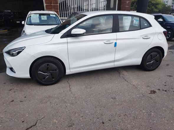 مثبت لوحات بغداد زيروا تخفيض عن سعر شركه 
MG 3 2025
استلام مباشر والكمية محدودة  شامل اللوحات ا
ام جي 3 موديل 2025 زيرووو ضمان 6 سنوات او 200 الف كم متوفرة بالون الابيض ⚪️  ☑️ المواصفات 
🔴محرك 1500 تنفس طبيعي (دوش)
🔴كير اوتوماتيك 
🔴شاشة وكامرة 
🔴حساسات خلفية 
🔴كشافات امامية هايلوجين 
🔴اشاير بالمرة الجانبية 
🔴بك لايت LED 
🔴تحكم مقود جهتين 
السيارة زيرووو واقتصادية تمشيك 17.8 كم للتر الواحد  بدون معاملة وللاستفسار ***********
