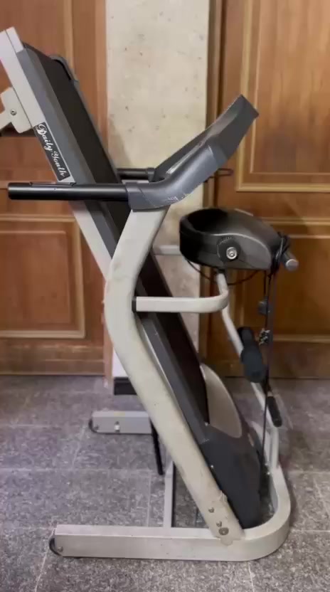 جهاز جري    سرعه عاليه مواصفات يحمل 120  بي رجاج تكسير شحوم بي شاشه تعد وقت سعرات حراريه قياس نبضات القلب مسافه مقطوعه
بي شناو بطن 
 اواكس 
يطبك ومياخذ مساحه 
 سعره 200  الف بغداد الكاظمية الطي 
***********
