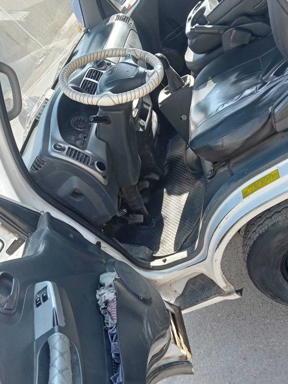 سيارة كيا حمل نثية محرك مفتوح موديل ٢٠١١ باسمي مشروع وطني سنوية ٢٠٢٧ بها خيط تبخير خفيف جدا السعر ٩٨ وبيه مجال بسيط جدا  *********** الحبيبية
