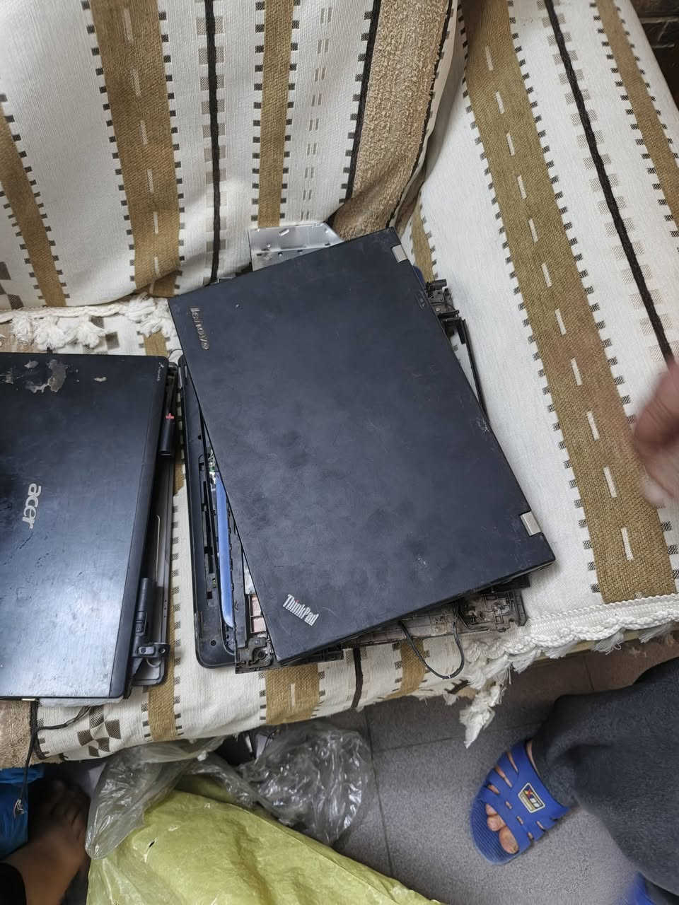 للبيع شلع بيهن شاشات شغاله وبيهن بورات بسعر مناسب ***********
