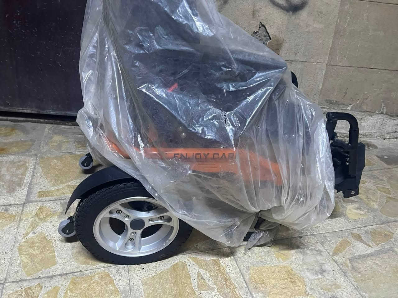 عربانه شحن موديل 2026 بعدهى بجيس حت مشاديهى فول موصفات سعر 600 الف بيهى مجال حك جيه بغداد الكريعات استفسار اكثر اتصال ☎️ ***********
