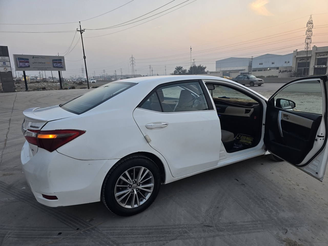 كورولا ٢٠١٤ خليجي
السياره فول مواصفات 
محرك ٢٠٠٠ 
كير اي تي 
بصمه 
سلايت  
مري شفط 
السياره فول فول 
كير مكينه مكفوولات 
السياره خير من الله 
بس نقصها صدر امامي خلفي 
السياره حلوه وسونارها مرفق بالمنشور 
السعر١٢٥  وبيها مجال 
لاستفسار اكثر *********** 
مكان السياره شارع فلسطين
