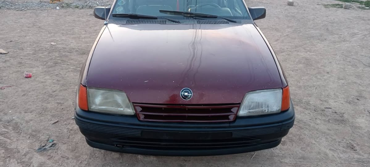 اوبل كاديت موديل 1991 كير محرك شرط حجم 16 بدون أي ضرر رقم نينوى الماني سنويه نهايه ال 2028 داخلها نضيف طخم تاير جديد كهربائيات كيجات مسجل كلها شغاله سياره جاهزه كابون بانزين بيها وشرط التحويل السعر 23 
***********
***********
