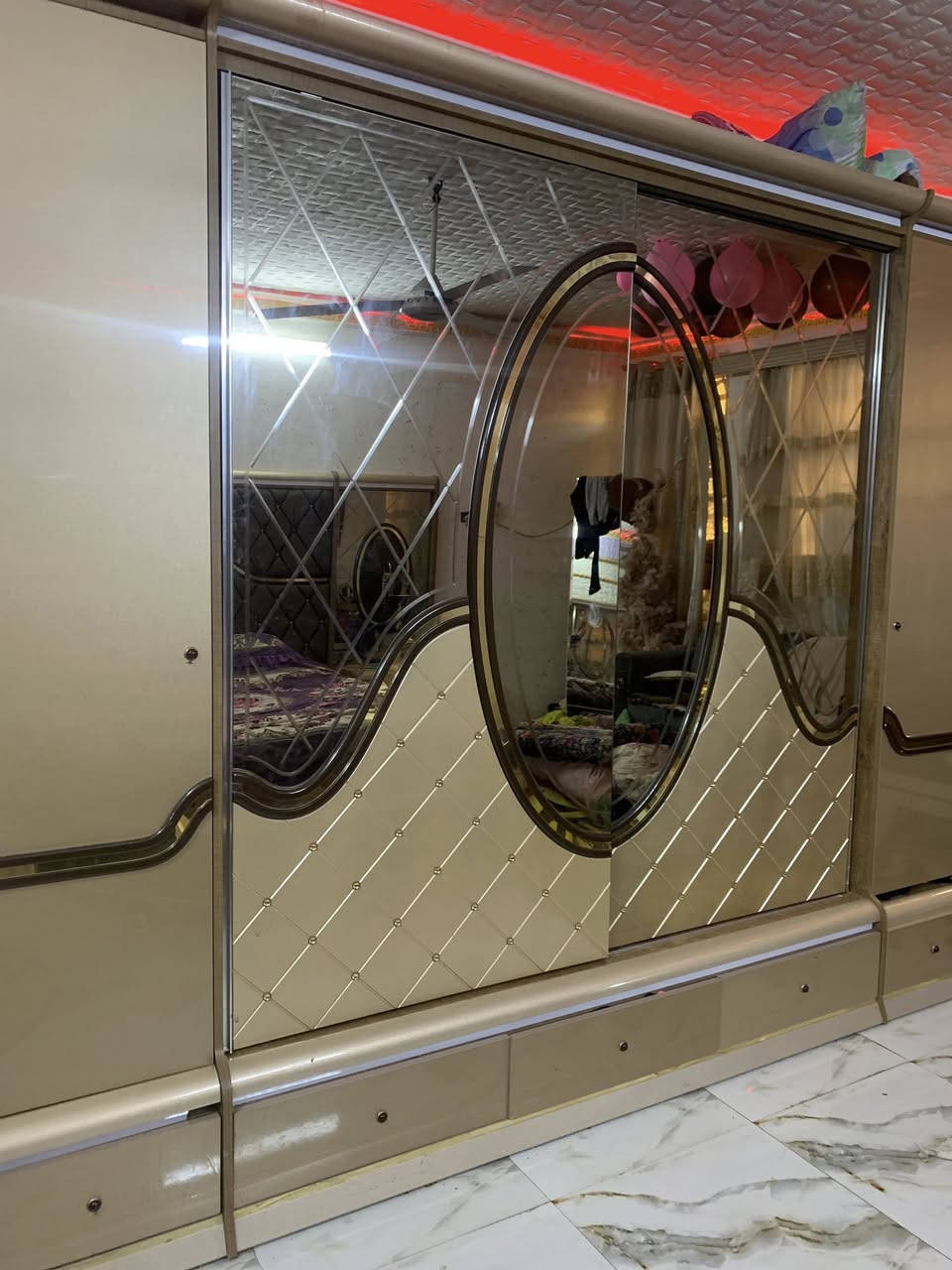 غرفه تركيه ضخمه ماخذهه ب3ملايين ونص وهسه رايدهه بمليون وربع مستعجل عبيعتهه مكاني بغداد الدوره  الشراي يراسلني وات ساب عهاذه الرقم***********
