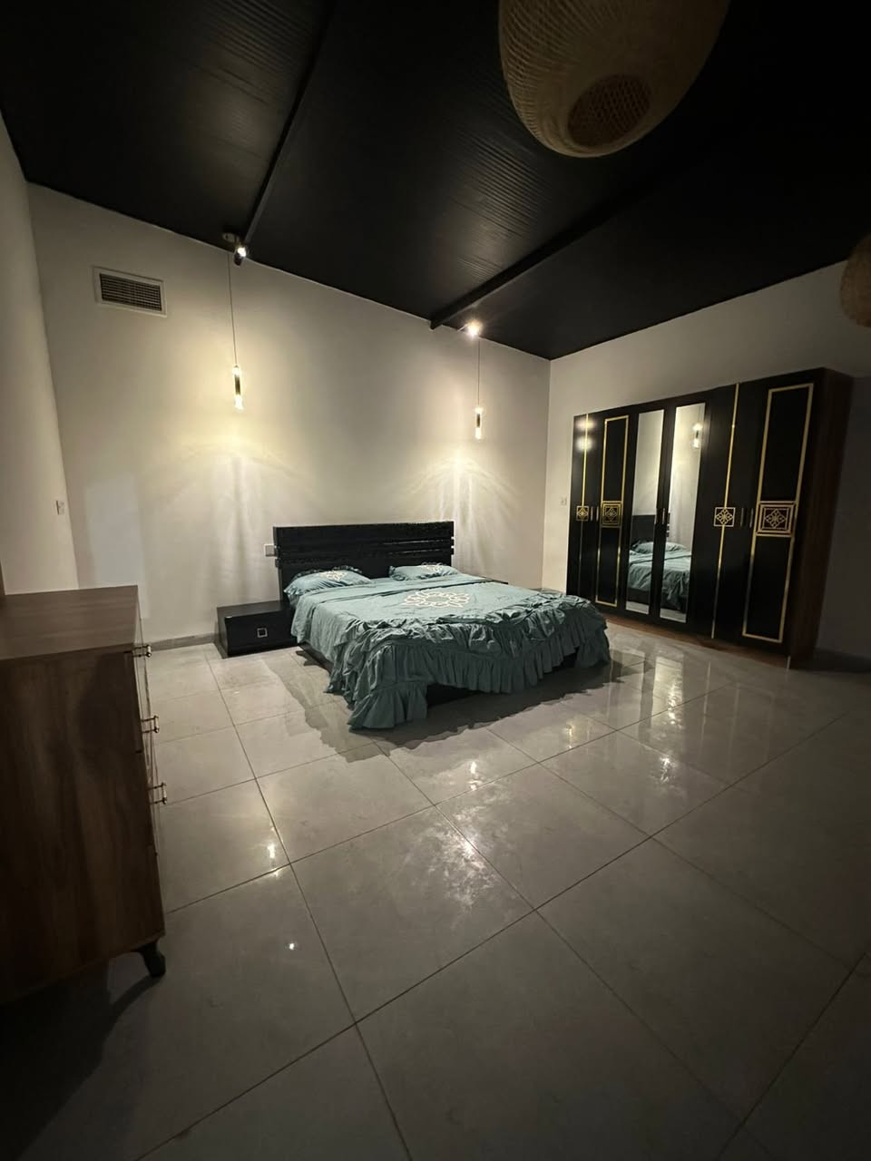 مزرعة للإيجار اليومي 🏡🌳

📍 الموقع: بغداد – يوسفيه 

✔️ أجواء هادئة ومناسبة للعوائل

✔️ مساحة واسعة وخدمات متوفرة

✔️ مثالية للراحة والونسة

📌 للحجز والاستفسار يرجى الاتصال أو المراسلة على واتساب: 

 📞 ***********

 موثق في تطبيق اجرلي لسياحة المزارع في العراق 🇮🇶
