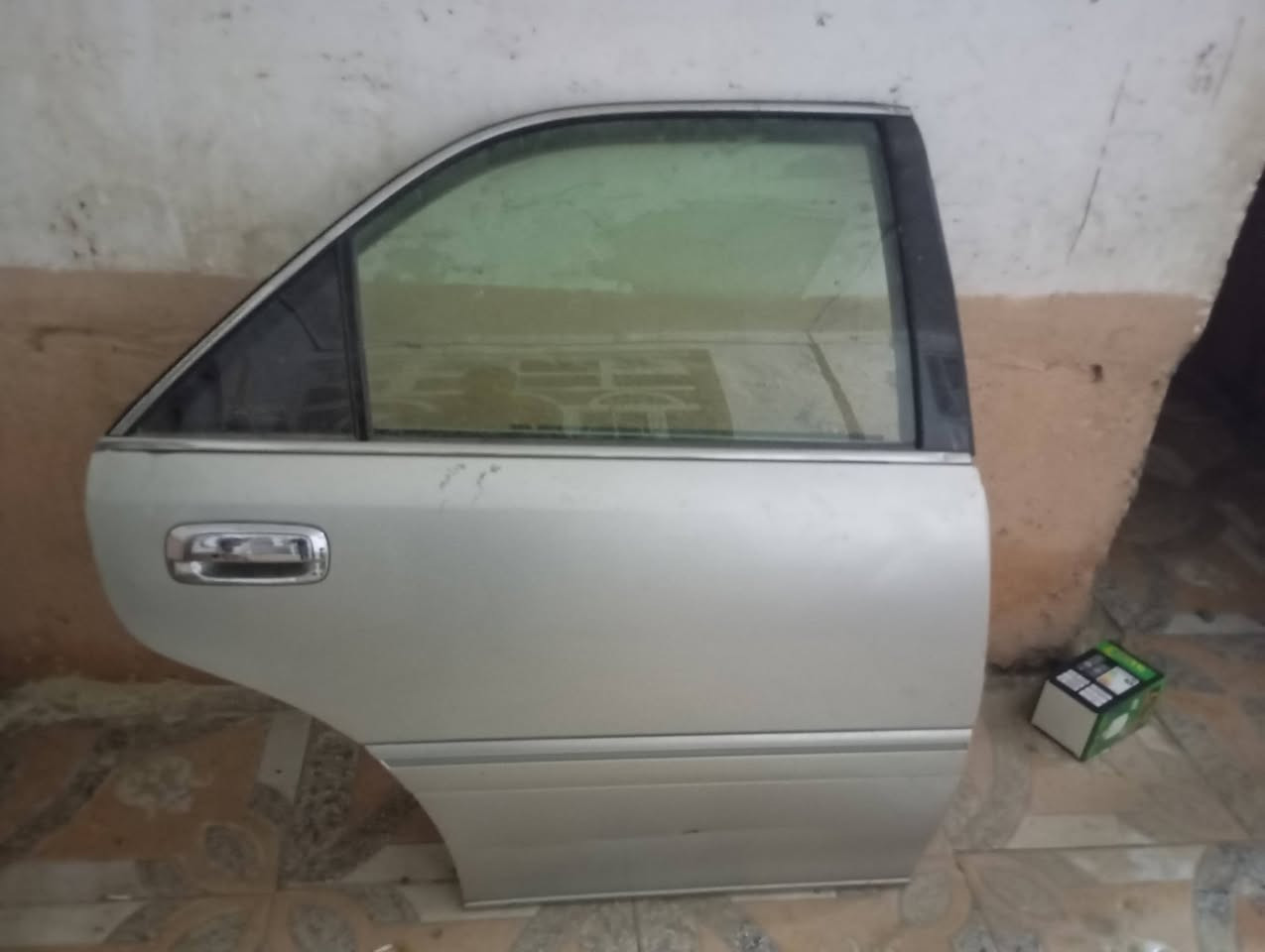 السلام عليكم غراض ملكه للبيع عينه عاديه جديده 
كشنات عادي عقل سي 9 جاملغ وبوب وقبق جنطه مال صبغ 
تانكي مال بانزين وعضات وبك لايتات عاديه تنته اتصل ***********
