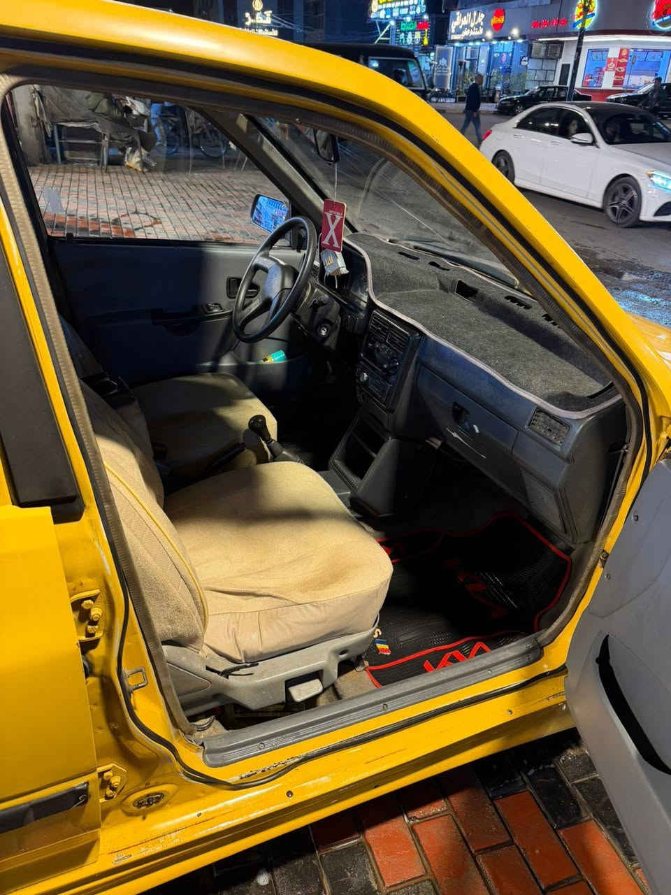 إسلام عليكم 
سايبه 2008
مكينه وكير جدد توني شادهم وكلج جديد 
سياره صدر امامي خلفي جديد بوش هوزن جدد دبلات خلفيه جدد 4 بوربرنات جدد 
منضومه مال بريك جديده  ضفيره من الدعاميه لدعاميه جديده
مازدات اماميه خلفيه جديده 
تخم تاير جديد 
غرفه جديده كشنات وبطاين 
سياره صافيه مناقصها كلشيء مابيها ضربه 
سياره نضيفه 
رقم جديد مصفره هيئه وغرامه 
بسمي ثاني يوم التحويل 
مابيها شواصي 
ولا شاصي معمر كله ابلادي***********0بغداد.  سعر ٢٠
