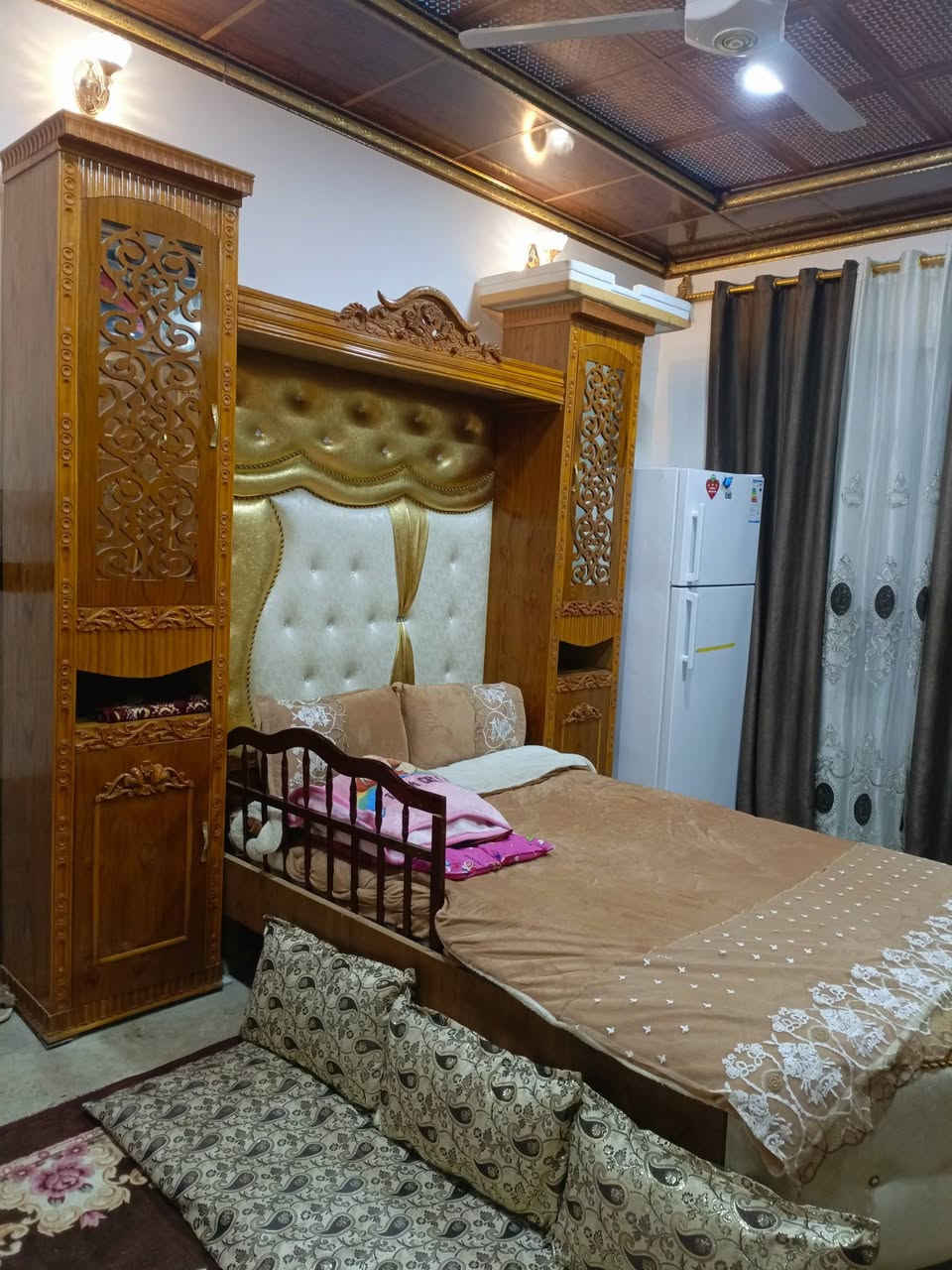 السلام عليكم عندي غرفه نوم🌹 للبيع فصال فصلتها 🌹مو جاهز خشب درجه 👍🏼اولى🌹 السعر مليون 600وبيها مجال اتصل 📞 على الرقم الموجود ***********👍🏼📞***********👍🏻📞
