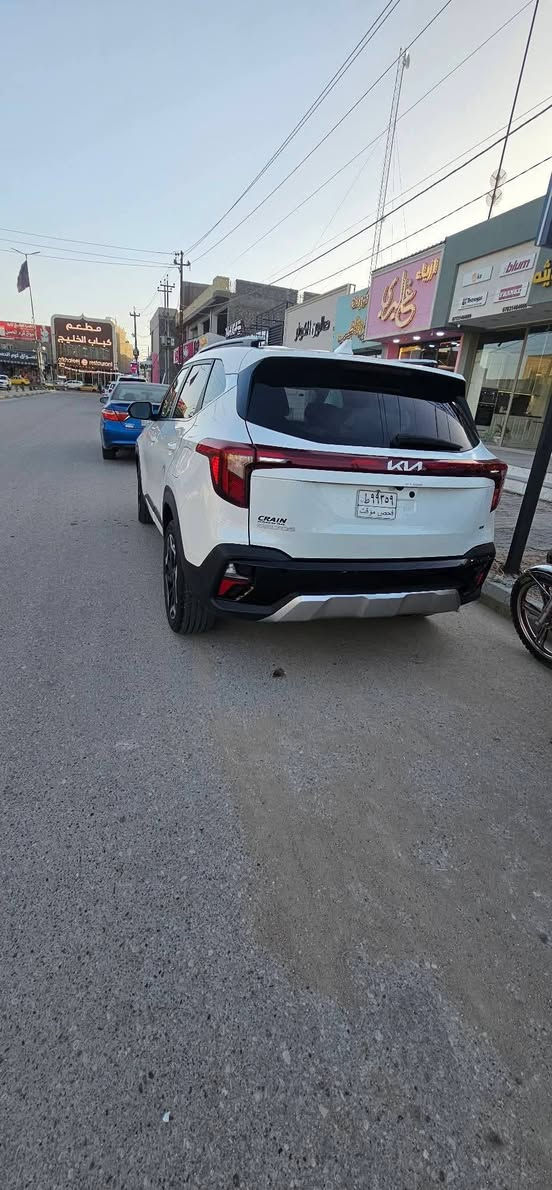 كيا سيلتوز 2024
واود امريكي 
محرك 1600 تيربو
بدون رقم
فول مواصفات للاخير عدا الفتحه
بصمه 
جلد
رادار
كامره
مفول السياره 
بيه جاملغ امامي تبديل وصبغ جاملغ خلفي مكفوله من الغود والشواصي
والباقي كفاله
 مكان السياره بلسماوة 
ماشيه 9000

استفسار ***********
***********
