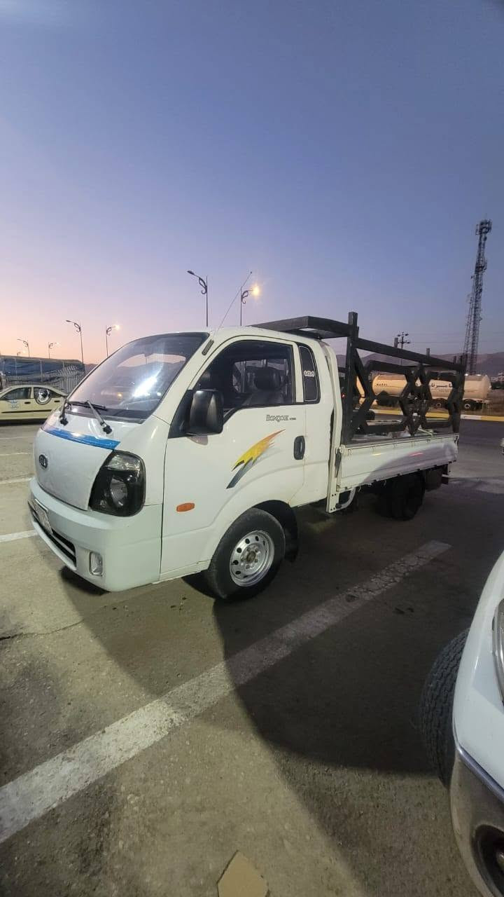 كيا 3000 بغداد موديل 2008 باسمي 

مراوس  ب  2700  
كير محرك خير من الله 
محرك جديد حاويه صار شهرين 
تبريد ثلج قبل 10 ايام  منضومة جديدة كمبريسر راديتر غاز  اصلي 
مكفوله من ضربه وتبديل  
مابيه اي نقص
تخم تاير 
عنوان بغداد 
للمراوس بكيا 2700


**إذا كنت صاحب هذا الإعلان وتريد حذفه لأي سبب، رجاءا أرسل رسالة إلى الدعم الفني**