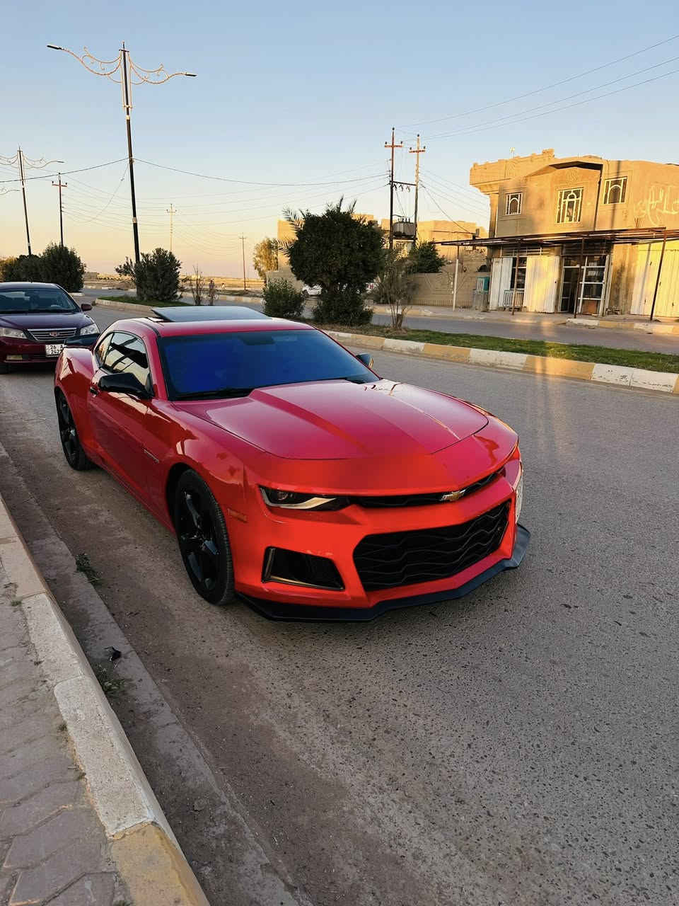 كمارو 2014للبيع لون احمر (اومراوس حسب القناعه)
✅رقم دهوك 

✅ماشيه ١٦٦ الف كيلو

✅اللون احمر لامع

✅السياره خليجي

✅بدون ارباك

2G1FB1E3XE9146182

 ✅محرك V6 سعة 3.6 لتر

•  المواصفات: فول فتحه اعلى فئه 

 ✅مصابيح LED خلفية داكنة.

 ✅جناح خلفي مثبت على غطاء صندوق السيارة.

 ✅تصميم عجلات مختلف . 

✅مقاعد جلد اسود وابيض 

✅شفتات ستيرن

✅دمام سستم صوت

✅كروز تثبيت سرعه

✅كامره خلفيه

✅حساسات خلفيه

✅كزوز بلادي 

✅السياره مهبطه نصبتها تخبل

✅تايرات تو سايز 

✅ويلات تو سايز  قياس ٢٠

✅السياره حته فلينه السبير موجوده والجك  ومحرك ممفتوح وحمره وفول تمام سعرها جيد جداً

السيارة ميحتاج مصرف ابد تخم تاير صدر بلنص مشط ستيرن كلشي بالسياره جديد وحتى دهن محرك مبدل قبل يومين وماكو نقص بيه لو برغي لايت زنون جاهزه جاهزه لل الاخير والعافية على ياخذه

✅السياره بيهاا قطعتين فقط تجي تفحص اذا مو احلى من الصور كروتك عليه 

✅العنوان:صلاح الدين 

بلد

✅رقم الهاتف ***********
