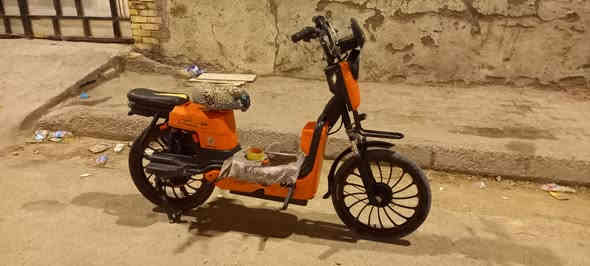 سلام عليكم دراجه شحن للبيع من وكالة حيدر النيار تحتاج فقط بطاريات السعر ١٠٠ وبيه مجال بصيط /عنوان البصره حي الأصدقاء/الرقم ***********/ها ها للعلم تحتاج جوزه سعر الجوزه ٥٠٠٠٠ /فقط بصمه شغاله
