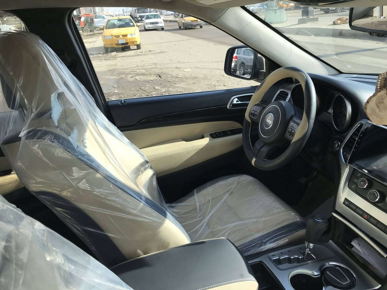 جيب لاريدو موديل ١١ وارد كندي
رقم بغداد سنويه تنتهي ٢٠٢٧
بيها صبغ فقط نصف الجاملغ الأمامي نص فقط 
السعر مناسب أن شاء الله الخاص مفتوح 
سونار بيها 
المواصفات معروفه 
محرك كير خير من الله


**إذا كنت صاحب هذا الإعلان وتريد حذفه لأي سبب، رجاءا أرسل رسالة إلى الدعم الفني**