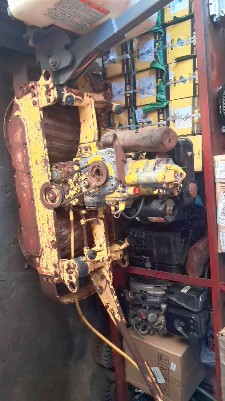 حادله صنع الماني نوع بوماك
وزن ٣٠٠ كيلو 

محرك نوع هاتس 

استندر غير مفتوح المحرك

كامله حلوه حيل 

شغلها مرتب وموضح بل الفديو 

تشتغل بل الممرات الضيكه 

للتواصل والاستفسار اكثر 

إتصال 📞 على الرقم ***********

@الجميع
