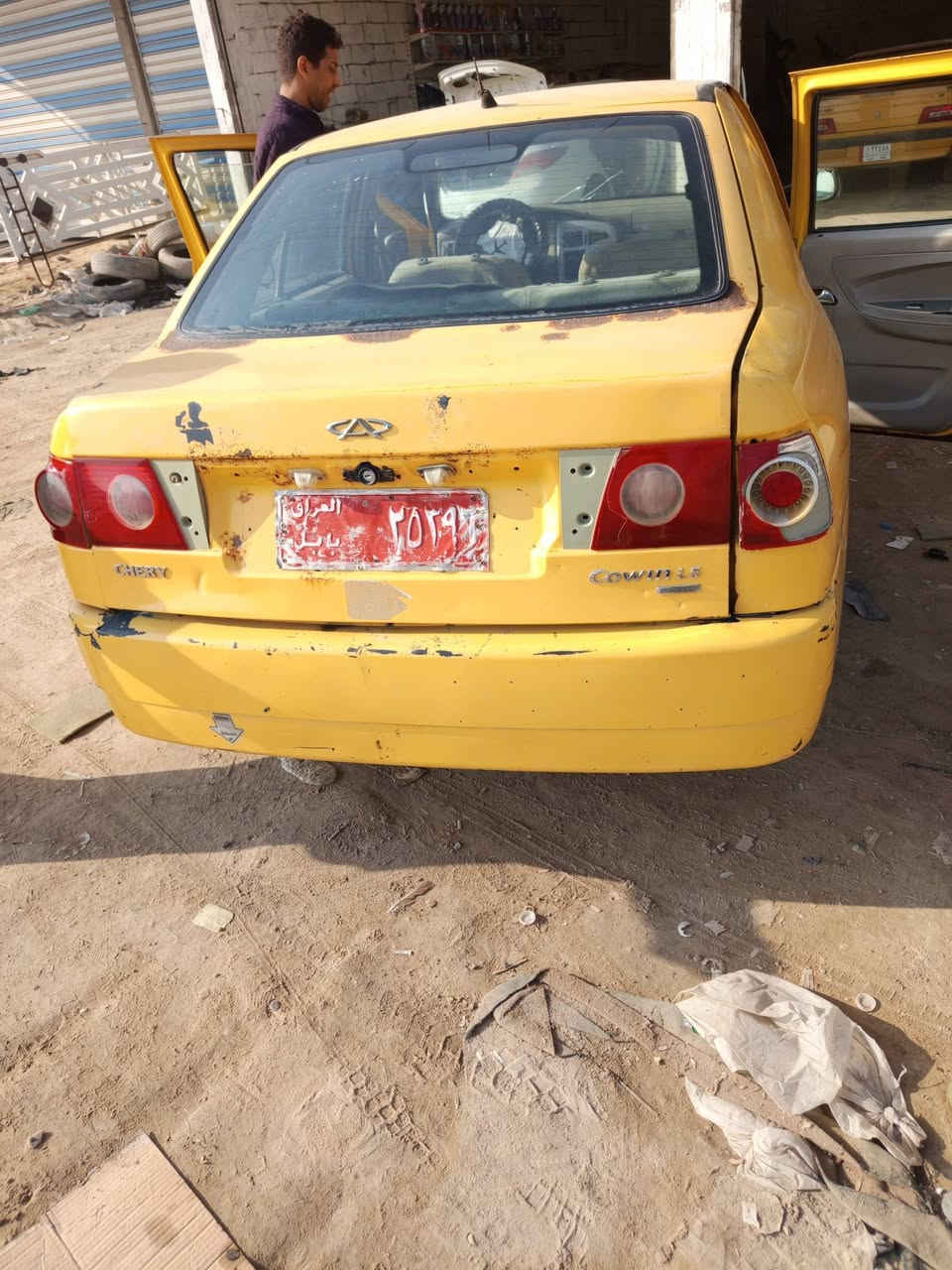 شيري كوين 2011. راعيه الشرعي ماندله مكلف بالنشر السعر.  8. وبيه مجال. قليل ***********
