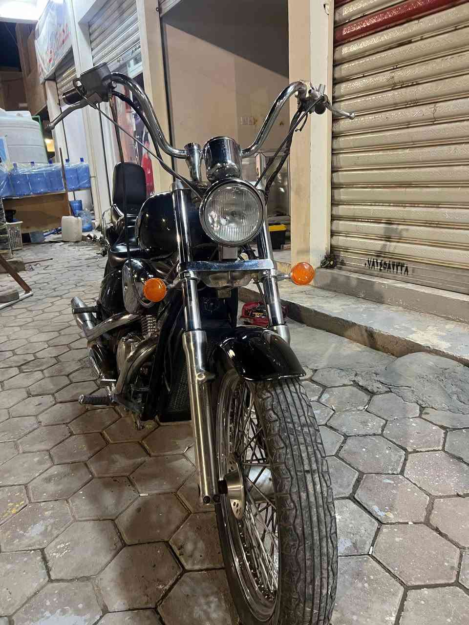 سلام عليكم
اللهم صلي على محمد وآل محمد
هارلي ستد للبيع«( 400cc )» 
كشر كفاله لونها زيتوني على نفطي 
كهربائيات كامله لايت عالي ناصي 
بك لايت اشاير 
كله مكفول 
بس عوزها عقل عقلها ضارب وما متأكد منه 
تجي تفحص وتشيل 
سعرها (850) وبيها مجال حك الجيه 
وخادمكم اني


**إذا كنت صاحب هذا الإعلان وتريد حذفه لأي سبب، رجاءا أرسل رسالة إلى الدعم الفني**