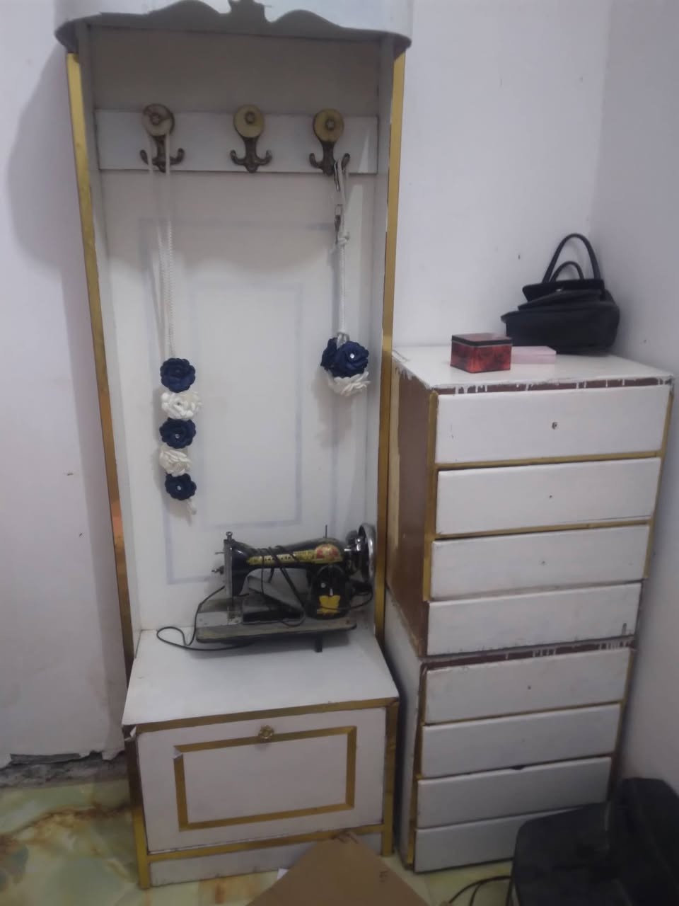 كنتور مع ملحقات غرفه خشب عراقي ماعدا تاج الجرباية السعر٩٥وبيةمجال


**إذا كنت صاحب هذا الإعلان وتريد حذفه لأي سبب، رجاءا أرسل رسالة إلى الدعم الفني**