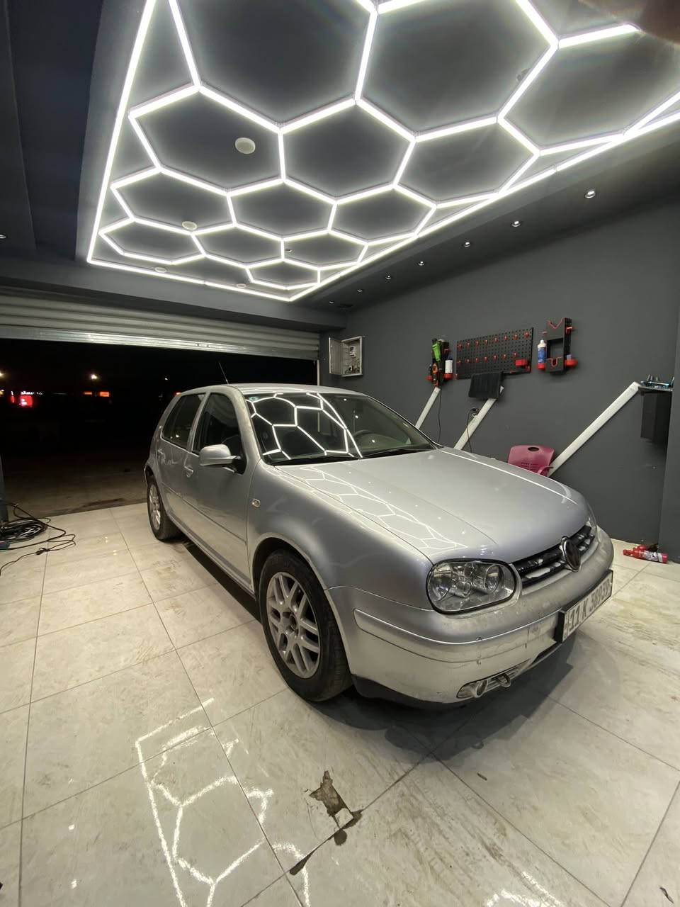 كولف 2002
محرك 2000

سيارة جاهزة يرادلها ترتيبات بسيطة

محرك جديد

السعر 70 وبيها مجال

***********
