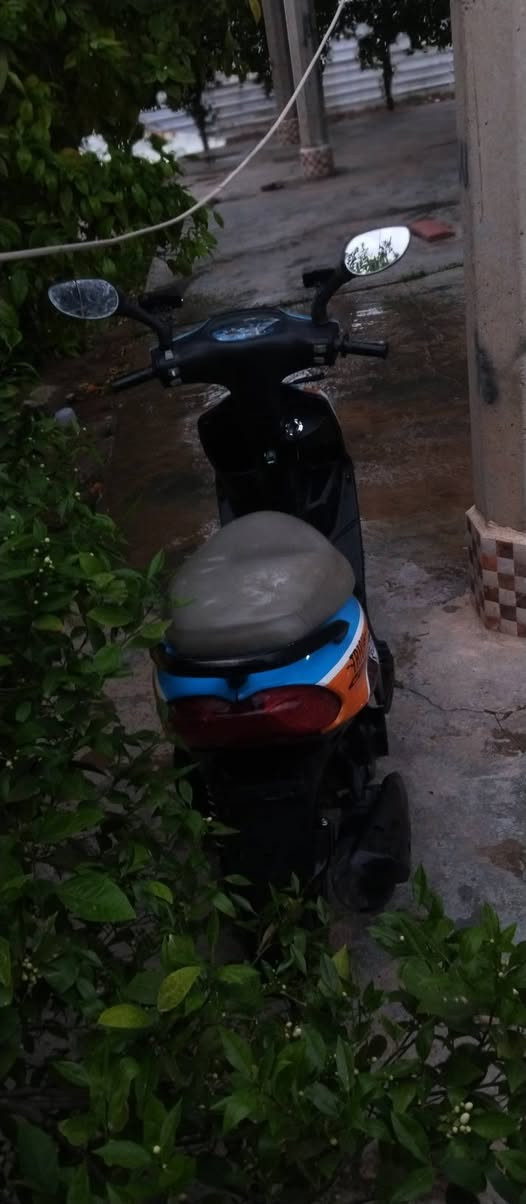 السلام عليكم دراجه 120 ماكس قشمه دراجه مكينه مفتوحه كهربائيات شغاله كلها شغاله دراجه نكره بكل وقت سعر 450او بي مجال حك الجيه عنوني شيخ حمد رقمي للتواصل ***********
