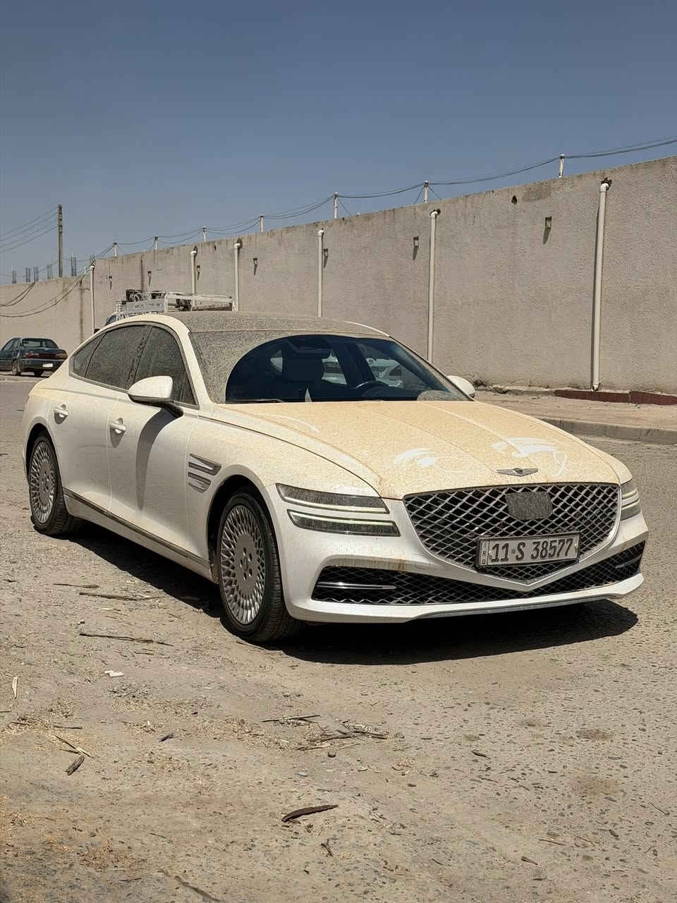 جنيسيز موديل 21 بغداد بئسمي بلا حادث مياه امطار لمكان الدوسة اي عطل ماكو تعمل وتسير ولا شي بيها لا اثر ماء ولا اي شي صور موظح الى وين واصل الامطار حادثها باب خلف سايق مبدل نفس الون عندي فقط سيارة كارتون بمعنة الكلمة 
محرك 4 تيربو بانو رامة كراسي كهرباء رادار امامي وخلفي توقف ذاتي وذكي شحجيلك تعجز ع المواصفات  السيارة عليها ادامة من كلشي تخم تاير دسكات تصفير فلنجان درع حماية الاسفل للسيارة جديد اذن محرك جديد  برده خلفية كهرباء تشغيل عن بعد صندوق كهرباء فتح وغلق تحويل ثاني يوم *********** السعر تم تنزيل بيع مستعجل 270 ادامة السيارة مايشة 58 م
