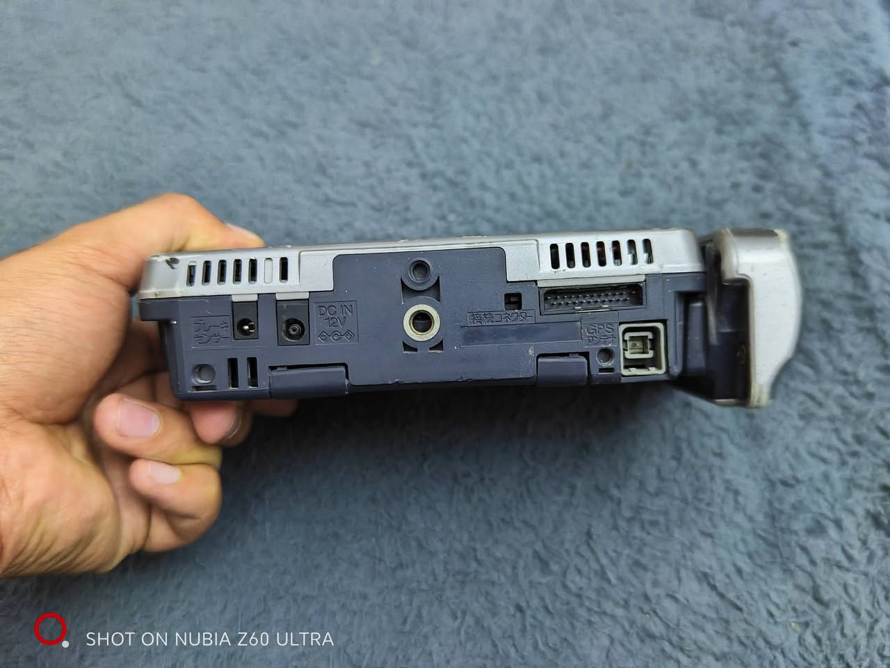 جهاز ملاحة وتلفزيون محمول (Panasonic GT50) ياباني أصلي، يحتوي على شاشة وقارئ أقراص CD/DVD مع قطعة تيprop (TV Tuner) جانبية ملحقة 
القطعه شغال لاكن بدون محوله السعر 45 الف


**إذا كنت صاحب هذا الإعلان وتريد حذفه لأي سبب، رجاءا أرسل رسالة إلى الدعم الفني**