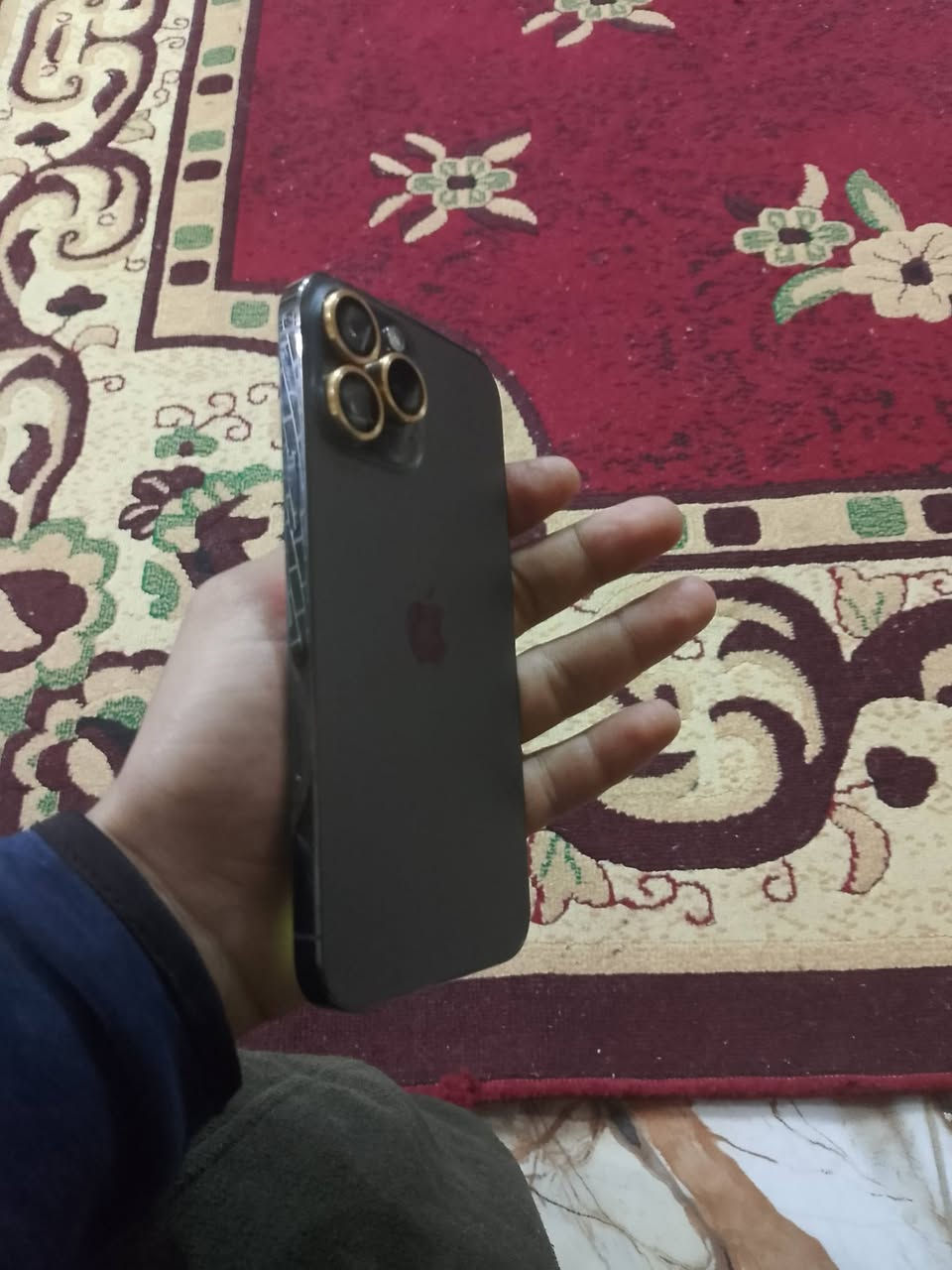 السلام عليكم 
 تلفون 13برو ماكس 
لون اسود طافي 
ذاكره256
نضيف 100٪100
بطاريه 88
جهاز امريكي شرط 
رقم ***********
***********
