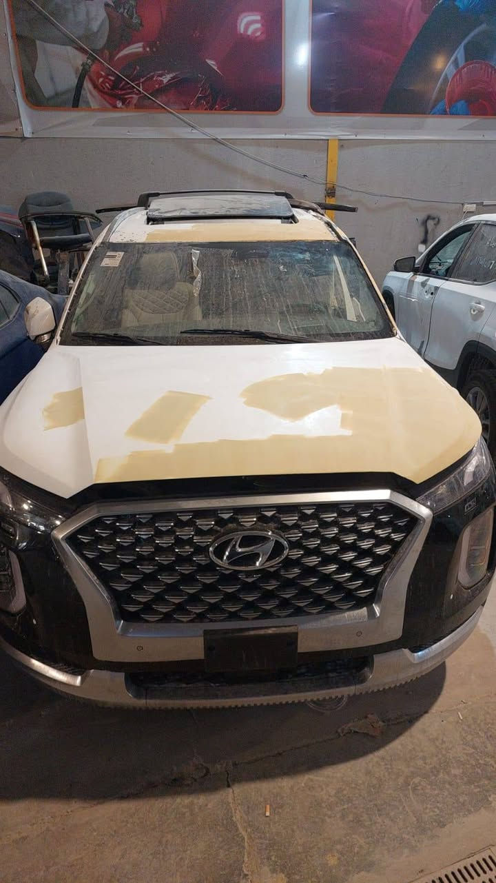 هونداي بلسايد مديل ٢٢ تلكرافي فول بدون رقم المنفيس بسمي بدون شاصي لغد إرباك مكفول صور الحادث بل منشور السعر ١٧٥ وبيها مجال لشراي مكان السياره بصره ***********
