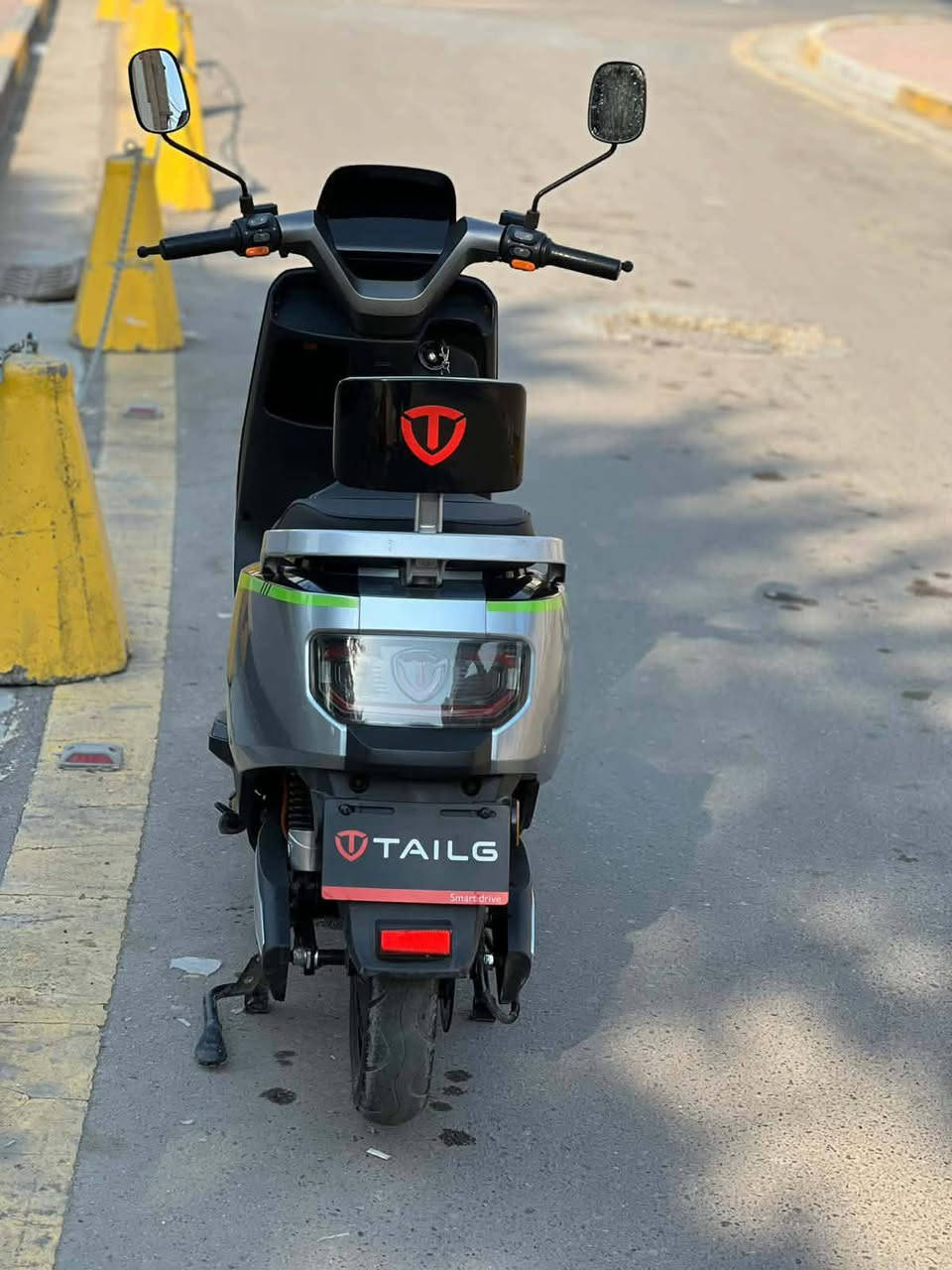 سلام عليكم دراجه شحن جديده ستعمال أقل من شهر ماخذه 950 رايده 750 مكان الكاظميه اتصال ***********
