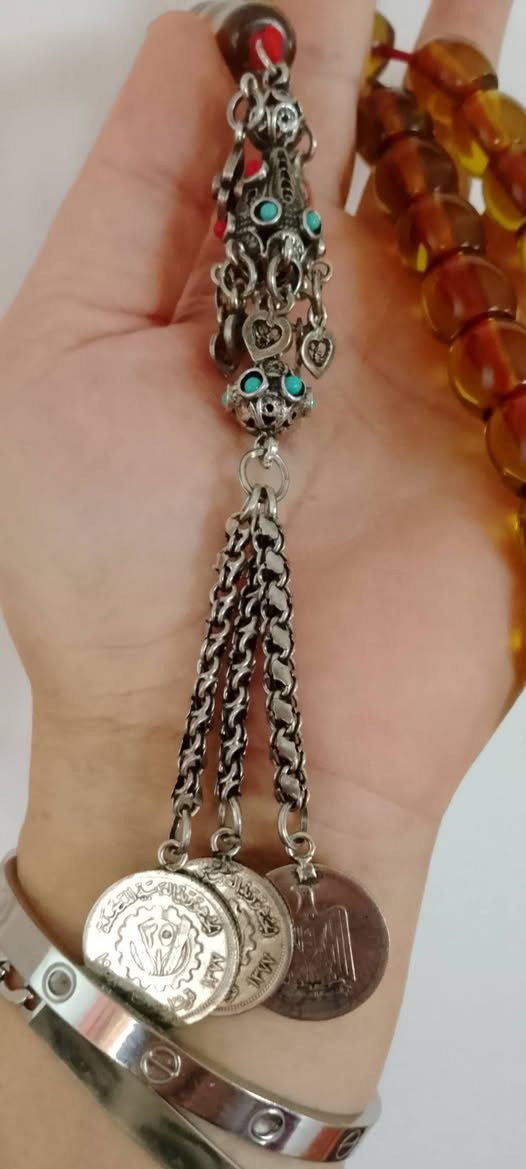 جمعة مباركة عليكم بالخير واليمن والبركات 💚 💚💚 
مسبحة مسكي افغاني انتيك لون سفني مميز حبة برميلي قياس الحبة ١٤/١٥محلايى بشرابة فضة مميزة وزن ٢٥غرام


**إذا كنت صاحب هذا الإعلان وتريد حذفه لأي سبب، رجاءا أرسل رسالة إلى الدعم الفني**