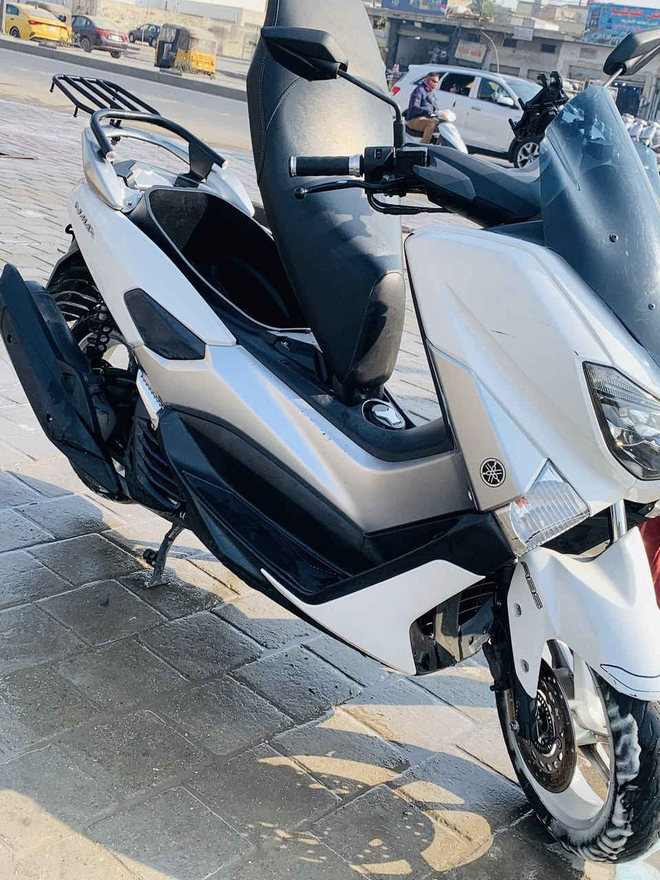 سلام عليكم دراجه ان ماكس ياباني مكينه 155 cc المرغوب استان كهرباء حساس Apsدراجه على ايدي بانزين كله محسن دهن اصلي بشرط ابيعلك كفاله عامه دراجه مال جناي الله شاهد السعر 12 ونص 
***********
