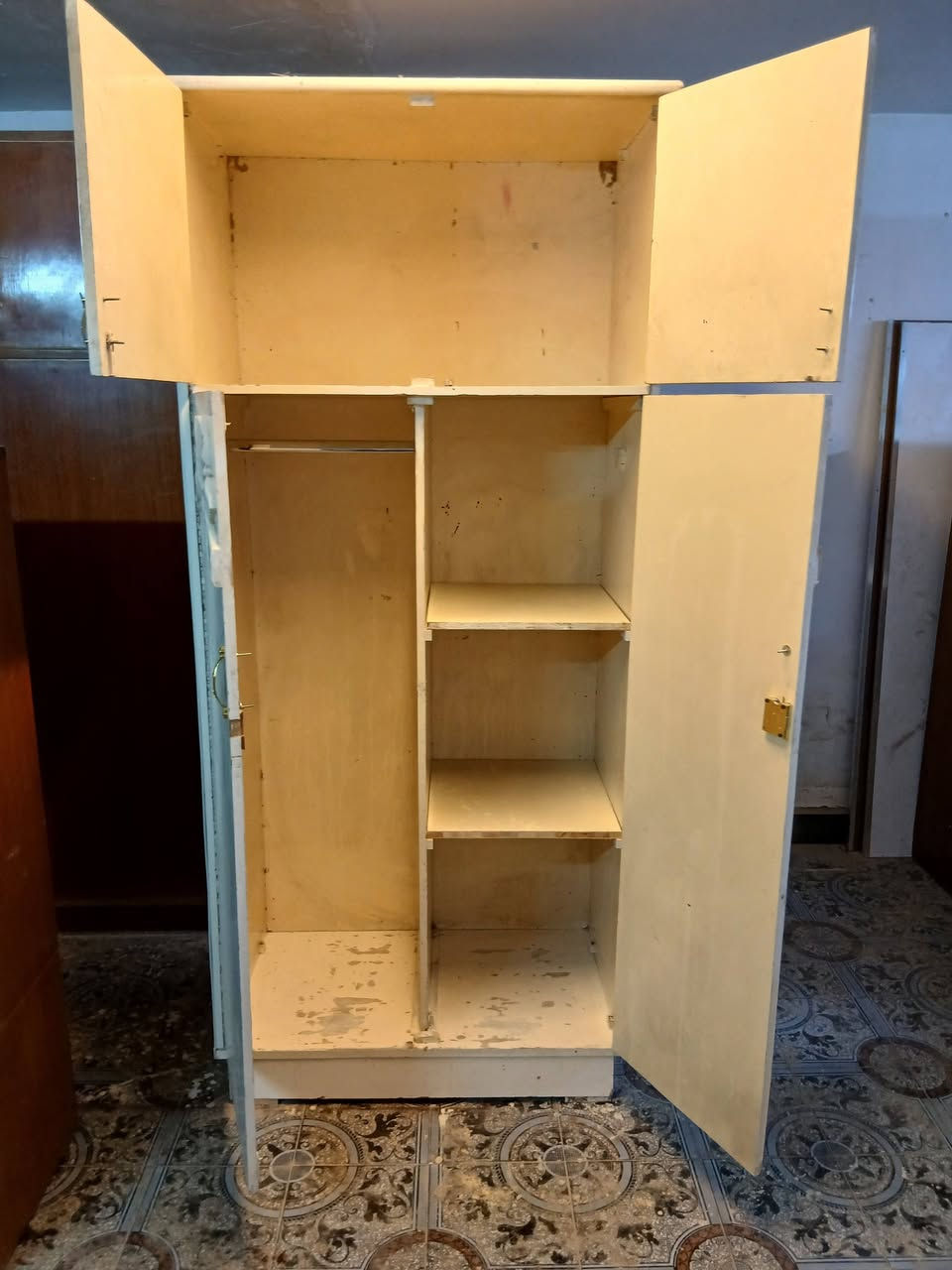 سلام عليكم أغراض مستعمله كلمن وسعره مراسله ع وتساب ***********مكاني بغداد حي الفرات ب
