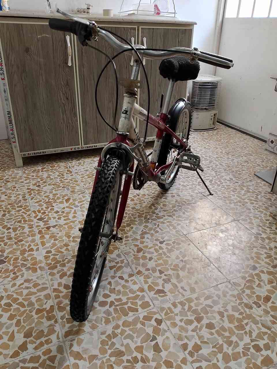 65  الف وبي مجال
بايسكل نظيف وملو شغال 
***********
