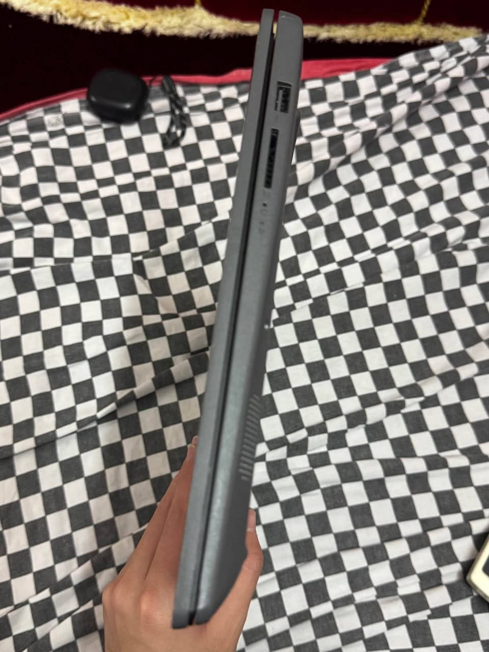 الموديل: Lenovo IdeaPad 3 15IAU7
 • المعالج: Intel Core i7-1255U (الجيل 12)
 • الرام: 8GB DDR4
 • التخزين: 512GB SSD NVMe
 • الشاشة: 15.6 إنج Full HD
 • كرت الشاشة: Intel Iris Xe Graphics
السعر : 750 الف كركوك, العراق


**إذا كنت صاحب هذا الإعلان وتريد حذفه لأي سبب، رجاءا أرسل رسالة إلى الدعم الفني**