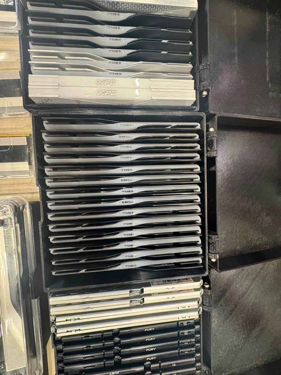 🔥 رامات DDR5 جديدة متوفرة وبأسعار منافسة 🔥

✅ جميع الرامات جديدة 100%
✅ ضمان 6 أشهر
✅ أداء ممتاز للألعاب، المونتاج، والاستخدام الاحترافي
✅ الكمية محدودة

📦 الأسعار:

🔹 G.Skill DDR5 16GB×2 5600MHz — 340$
🔹 G.Skill DDR5 16GB×2 6000MHz — 365$
🔹 G.Skill DDR5 16GB×2 6400MHz — 390$
🔹 G.Skill DDR5 16GB×2 6800MHz — 405$
🔹 G.Skill DDR5 16GB×2 7200MHz — 450$
🔹 G.Skill DDR5 16GB×2 7800MHz — 495$

🔹 Acer Predator Elite 2×32GB 6000MHz CL30 (Original Box) — 745$

🔹 KingBank RGB DDR5 16GB×2 6000MHz — 350$
🔹 KingBank RGB DDR5 16GB×2 6400MHz — 370$

🔹 KingBank / Asgard DDR5 8GB 5200MHz — 130$
🔹 KingBank / Asgard DDR5 8GB 5600MHz / 6000MHz — 140$

🔹 Kingston / Corsair DDR5 16GB 5600MHz RGB — 225$
🔹 Kingston / Corsair DDR5 16GB 5600MHz Non-RGB — 235$

📩 للحجز أو الاستفسار راسل الصفحة أو تواصل على الخاص.
🚚 يتوفر شحن إلى جميع المحافظات.
💯 السعر مقابل الجودة… والضمان يضمن راحة بالك. أربيل, العراق


**إذا كنت صاحب هذا الإعلان وتريد حذفه لأي سبب، رجاءا أرسل رسالة إلى الدعم الفني**