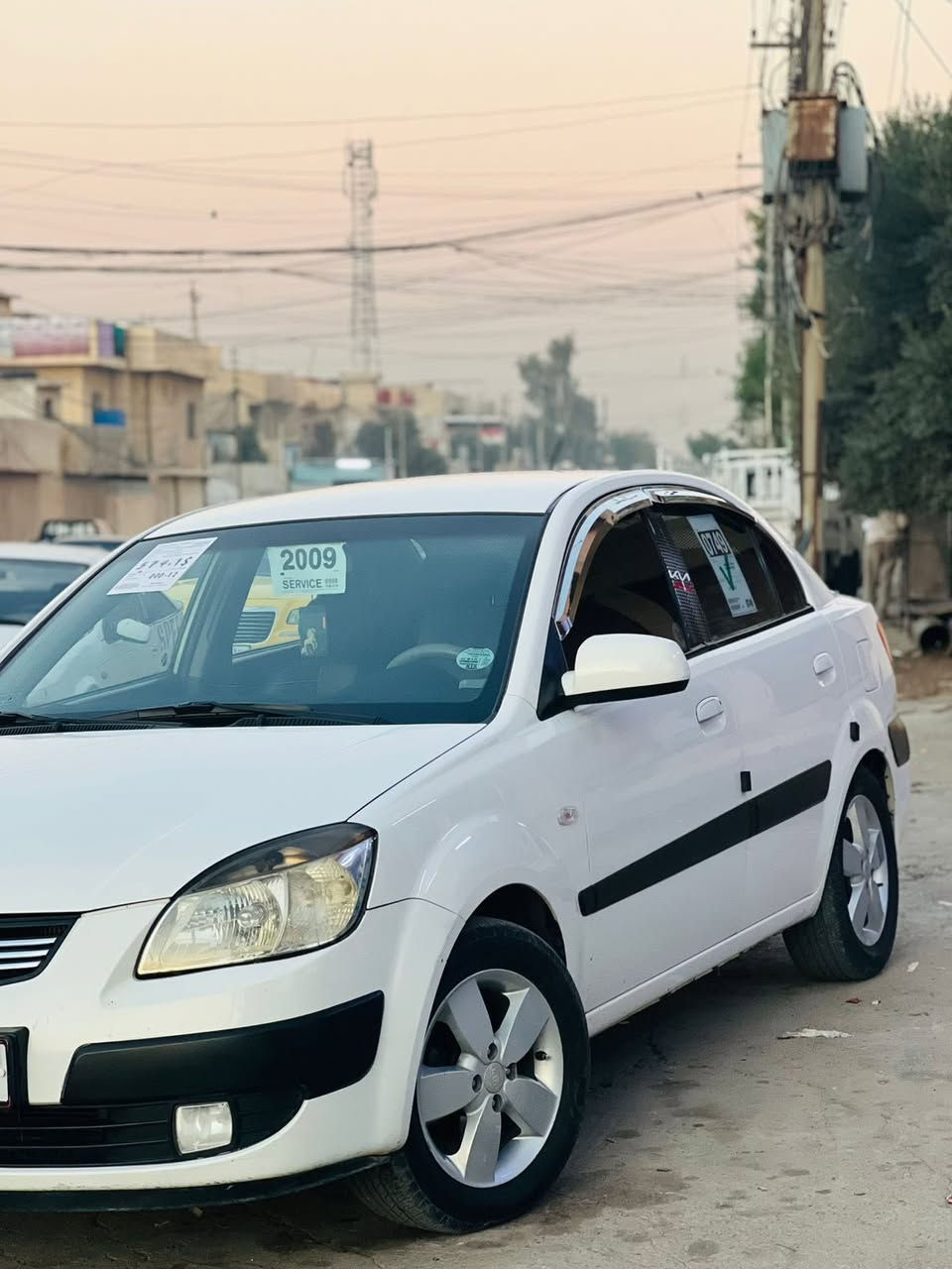 كيا بريد 2009 فول مري شفط محرك 16 نضافه رقم نينوئ  السياره بسمي 
طخم وره كدام فول خير من الله كولو جيديد 
طخم تاير جديد   السياره جديده مال بيت 
ما ناقصها برغي. تفاصيل اكثر اتصل عل رقم ***********
