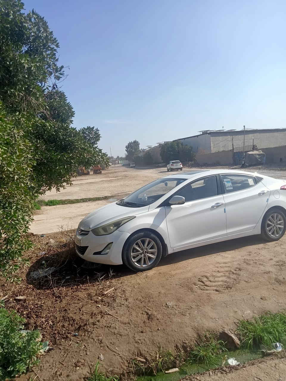 السلام عليكم..دار للبيع مساحه ١٥٠ شارع ٤٠ قريب مدخل ال٣٠٠٠ اتصال ***********.. واتساب
