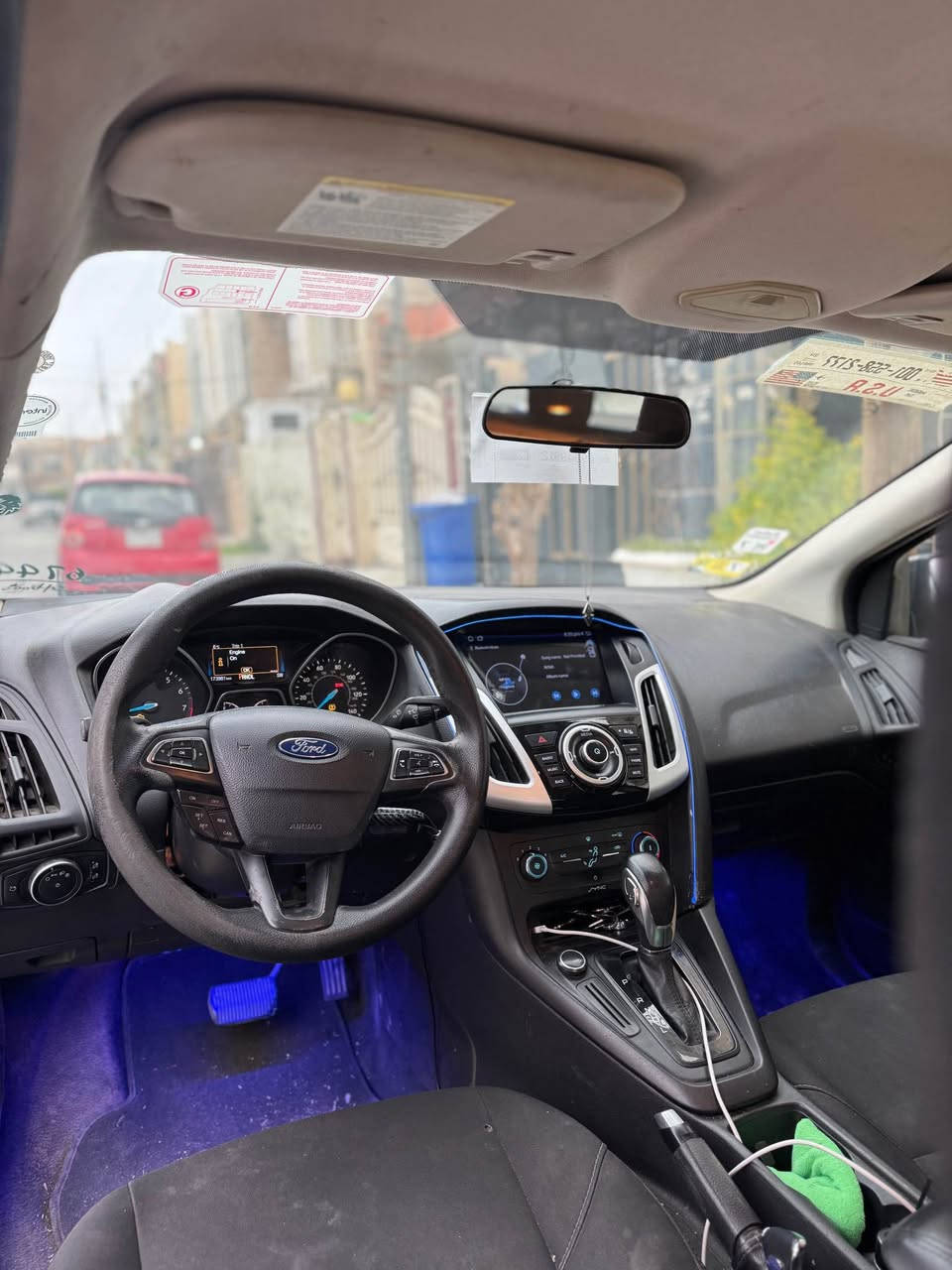 فۆرد فۆکس ٢٠١٧ SE 
سەیارەکی پاک و بێ کێشە 
کارەبایات - ئیرابگ دەشبول بەرد- گزۆز -گێر - مەکینە بەبی عەیب بەشەرت
مواسەفات ویلکەپ - چوار جام کارەبا - تعدیل سرعە 
شاشە گەورە زۆر مواسەفاتی تر 
یەک چاملخ سبوخ و نەرمە تەزرەیەکی کەم ورد بێ ئەوەی دیار بیت ١٠ ١٢ دنکێک پێش و پشتی بەشەرت 
لێدرانی نیە 
رەقەم سەنەوی ٢٠٢٣ کۆن 
ژمارەی مۆبایل 0️⃣7️⃣5️⃣0️⃣2️⃣2️⃣0️⃣2️⃣6️⃣4️⃣6️⃣
بۆ زانیاری زیاتر پەیوەندی بکەن بەم ژمارەیە أربيل, العراق
