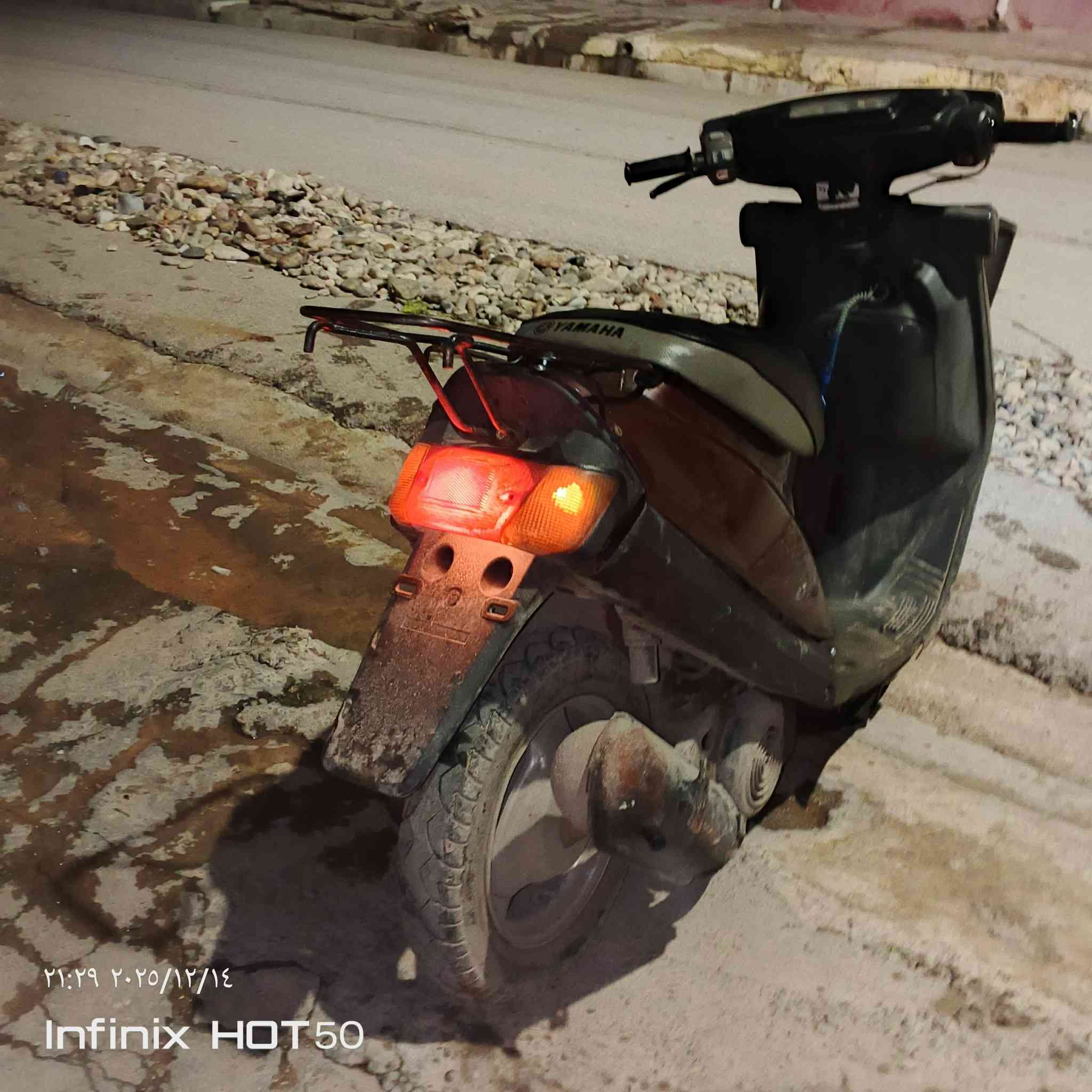 السلام عليكم ماطور بزون للبيع كهرباياتو كلها شغالا بس بتري يرتلو السلف شغال المطور يردلو تنضيف كبريته.السعر140 وبي مجال للتواصل*********** واتساب هاذه 0773660574
